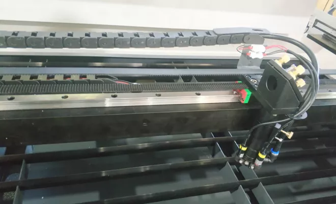 Laser CO.2 100 watts zone de travail 900 x 600 mm Dm 690, Lyon, Diam Laser