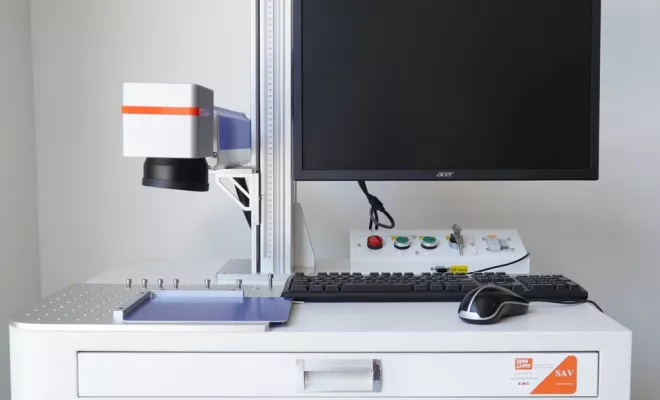 Laser fibre pour graver et découper avec bureau intégré DM 20 F, Lyon, Diam Laser