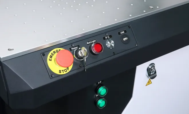 Laser fibre DM 20 F avec bureau intégré | Machine de gravure laser professionnelle métal | DIAM LASER, Lyon, Diam Laser