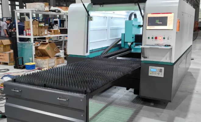 Machine de découpe laser fibre DM 1390 F pour l'acier, l'inox, l'aluminium et le laiton, Lyon, Diam Laser