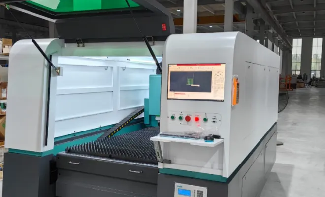 Machine de découpe laser fibre DM 1390 F pour l'acier, l'inox, l'aluminium et le laiton, Lyon, Diam Laser