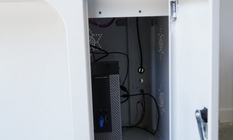 DIAM Laser vente machine laser fibre, gravure sur métal,  avec bureau intégré, emplacement d'ordinateur